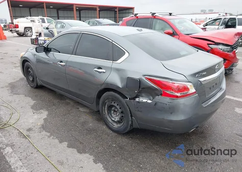 2015 Nissan Altima 2.5 S z USA, uszkodzony, nr VIN 1N4AL3AP2FN378749
